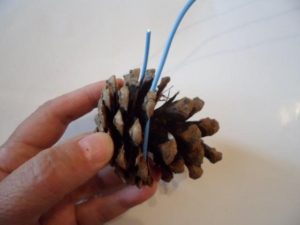 Поделка из шишек в детский сад: что можно быстро смастерить и просто сделать из сосновых и еловых шишек