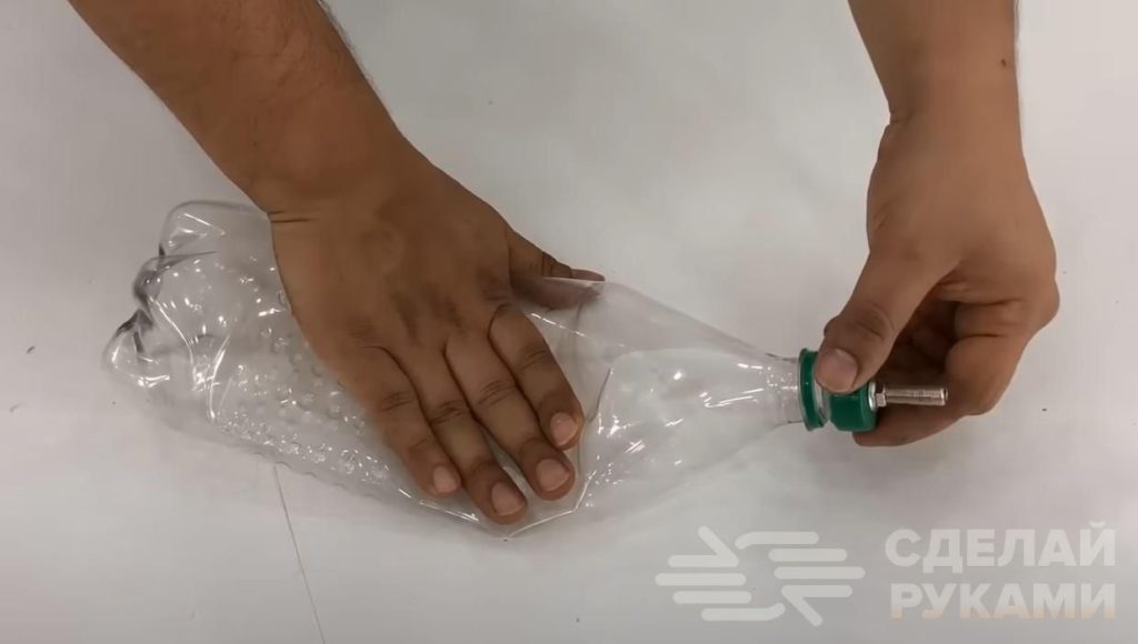 Как сделать домашний домкрат из пластиковой бутылки